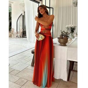 NWOT 🏷️ Hollow Out Strapless Open Back Maxi Dress